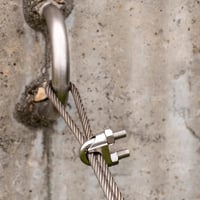 Serre cable a etrier en inox 3161 guillemarre quincaillerie